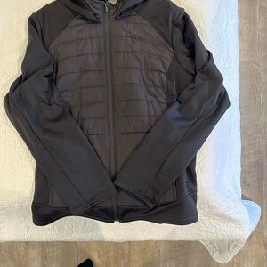 Tek Gear, middle weight jacket, has hood.